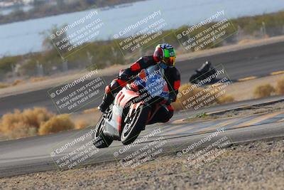 media/Dec-18-2022-SoCal Trackdays (Sun) [[8099a50955]]/Turn 14 (940am)/